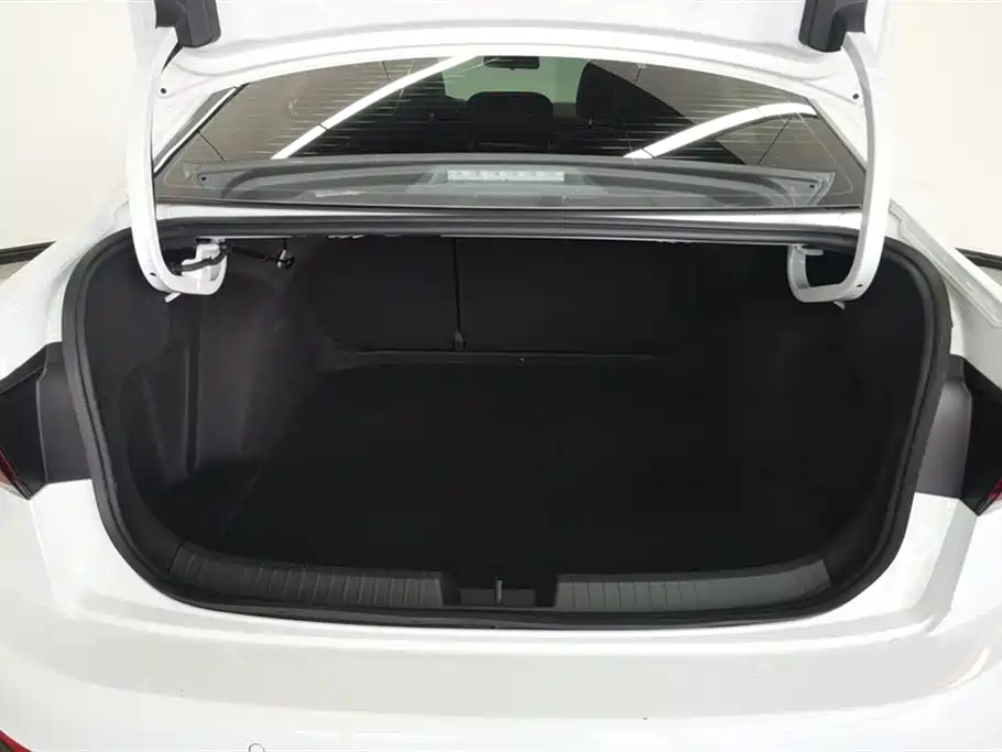 Volkswagen Sagitar 2023