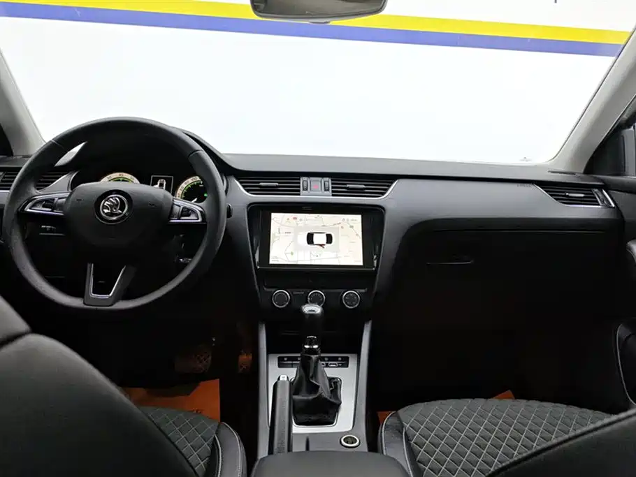 Skoda Octavia 2021 — фото 13