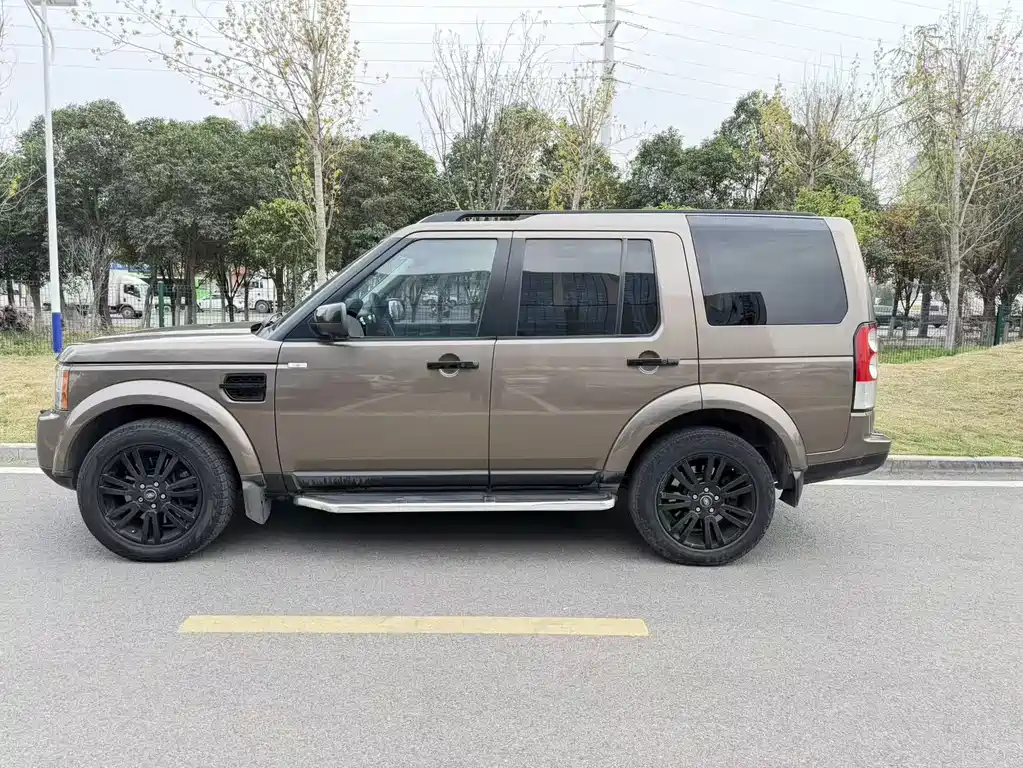 Land Rover Discovery 2014 — фото 11