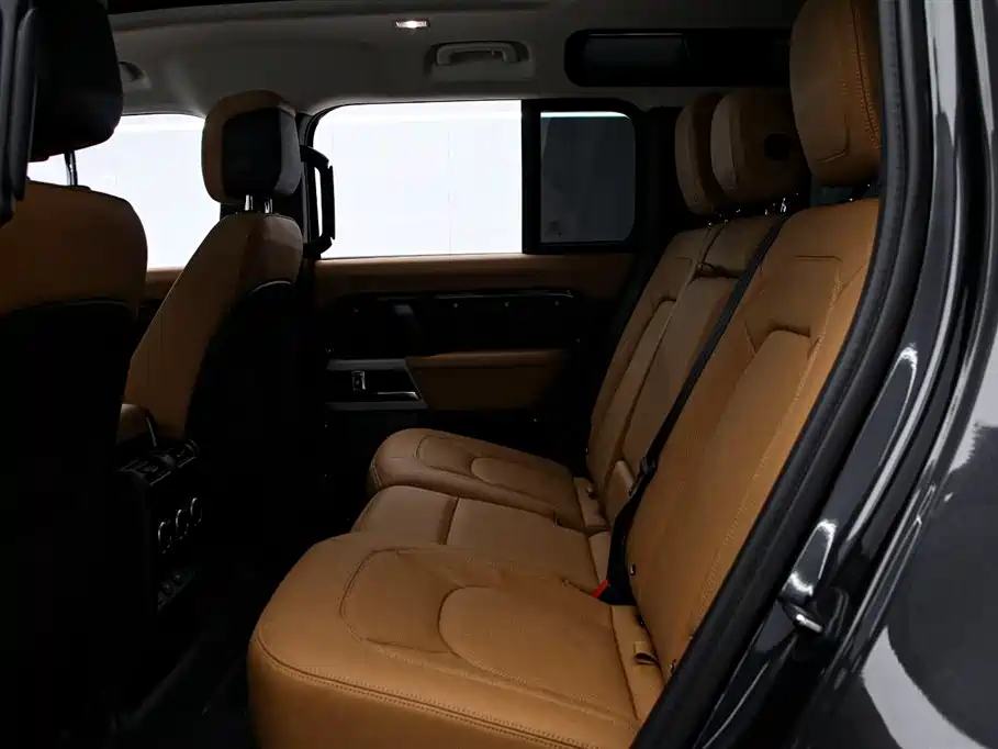 Land Rover Defender 2024 — фото 14