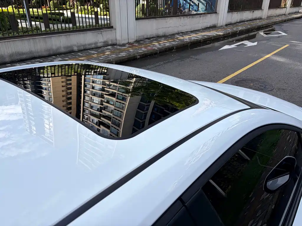 Toyota Corolla 2023 — фото 10