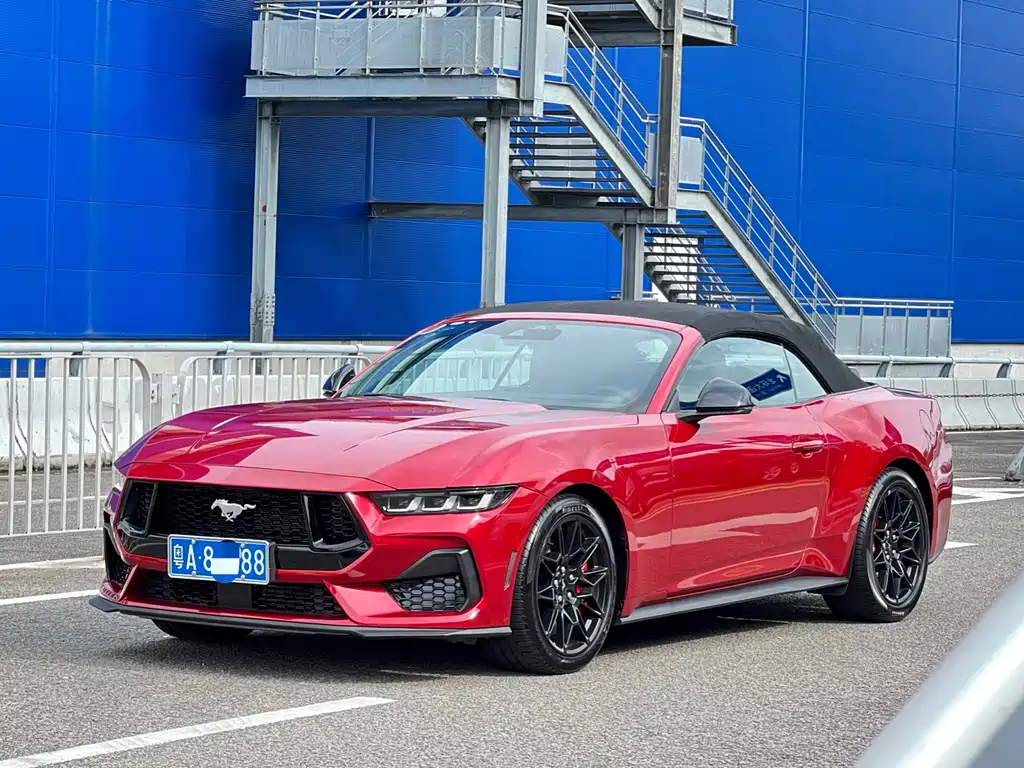 Ford Mustang 2024 — фото 1