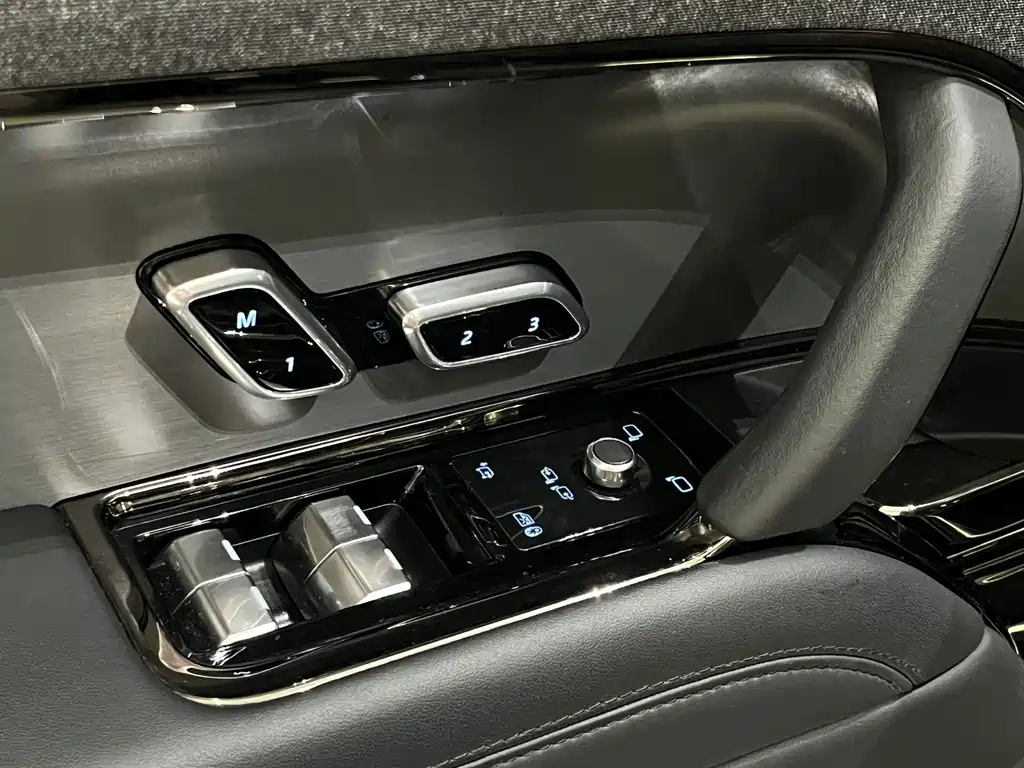 Land Rover Range Rover Sport 2024 — фото 15