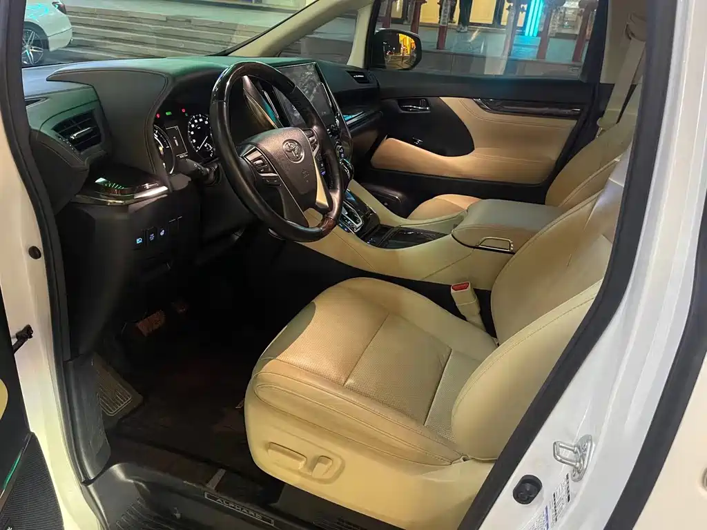 Toyota Alphard 2020 — фото 3