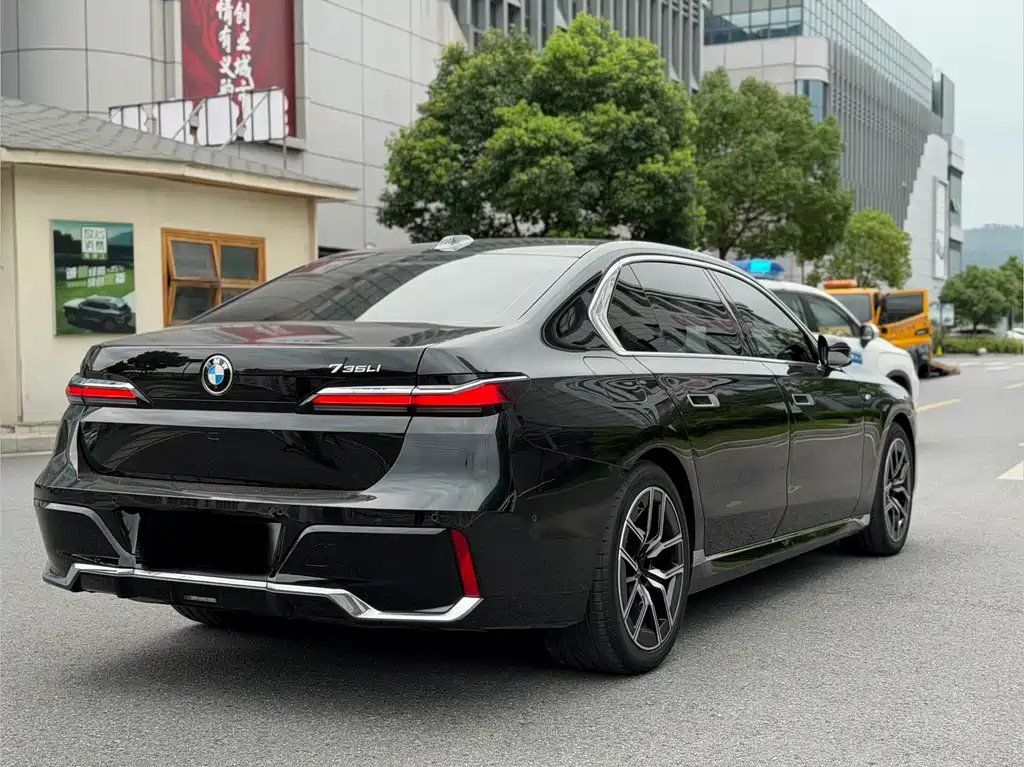 BMW 7 Series 2025 — фото 15
