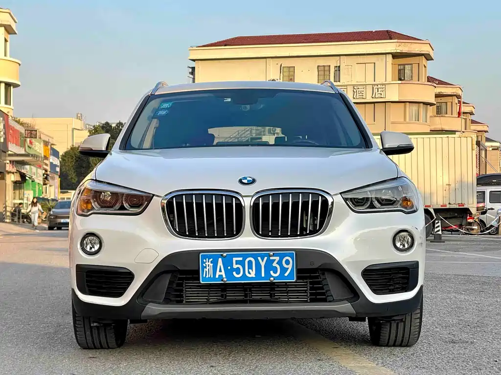 BMW X1 2019 — фото 1