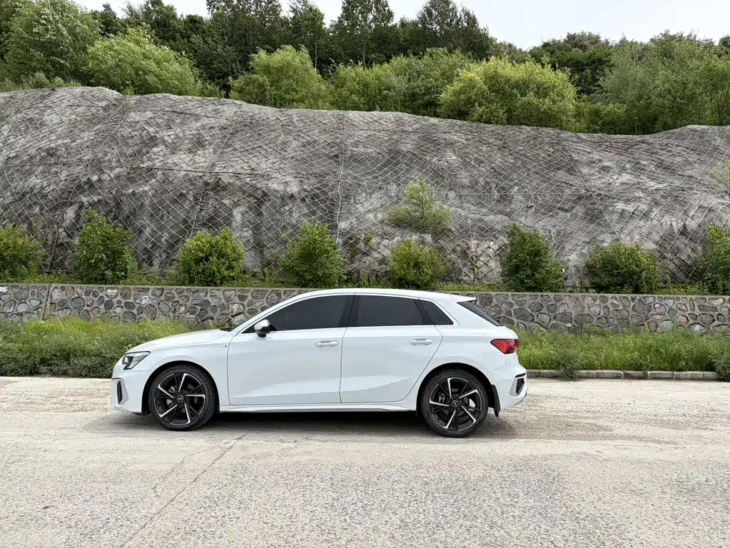 Audi A3 2022 — фото 9