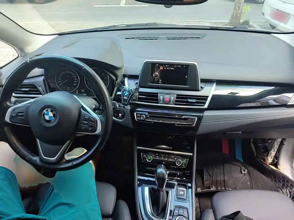 BMW 2 Series Station Wagon 2015 — фото 10