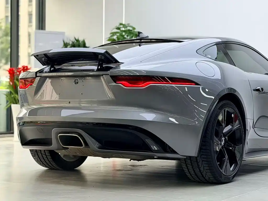 Jaguar F-TYPE 2024 — фото 17