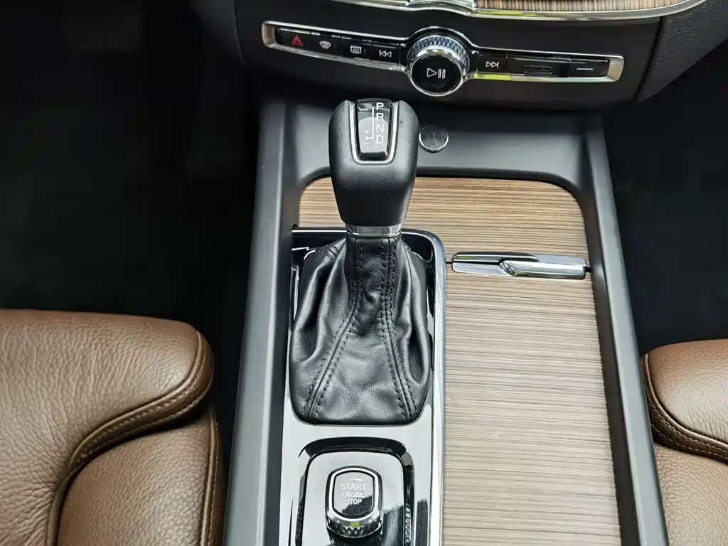 Volvo XC60 2020 — фото 13