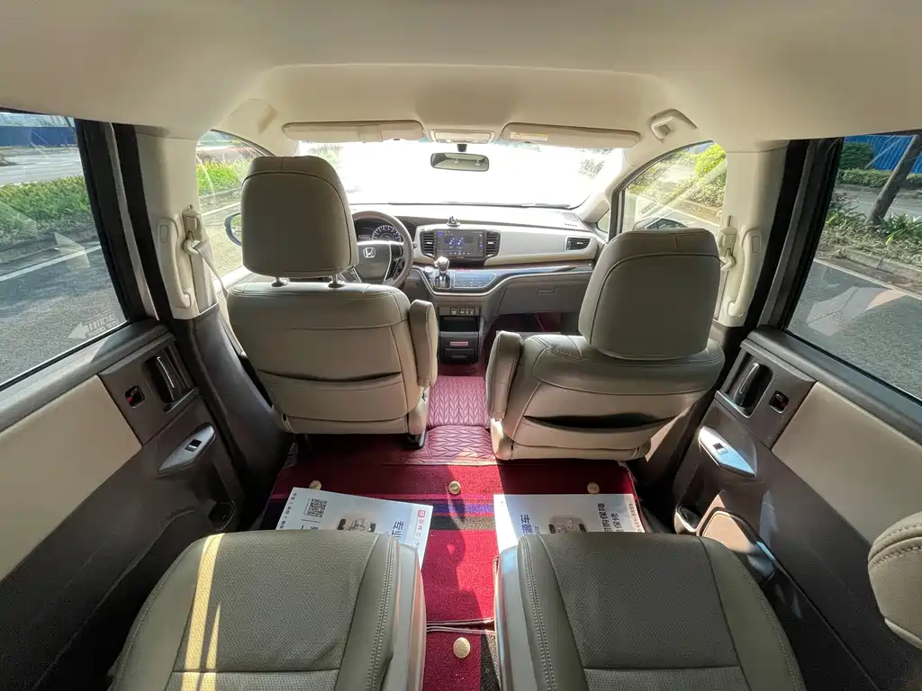 Honda Odyssey 2018 — фото 15