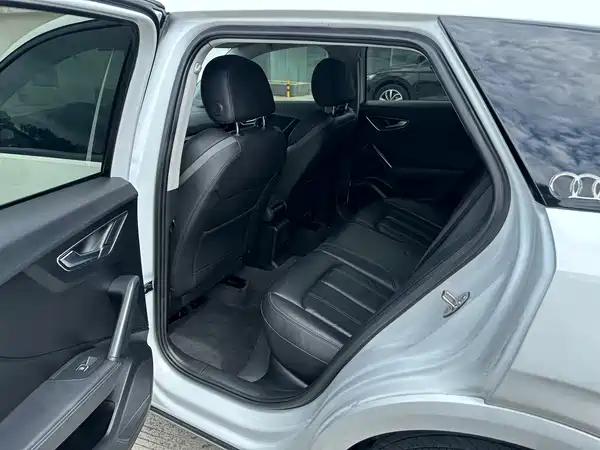 Audi Q2L 2023