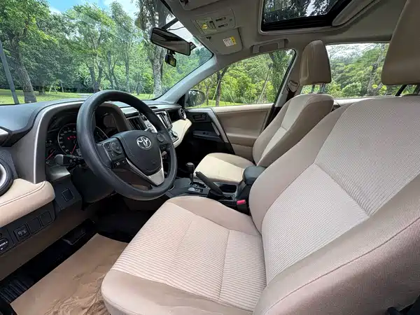 Toyota RAV4 2015