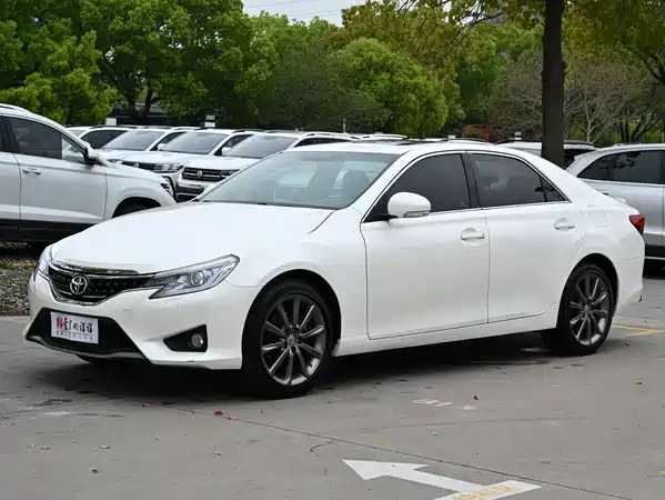 Toyota Reiz 2013