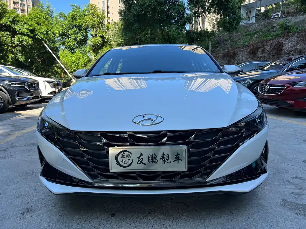 Hyundai Elantra 2022