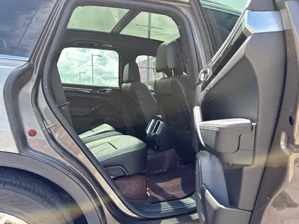 Porsche Cayenne 2014