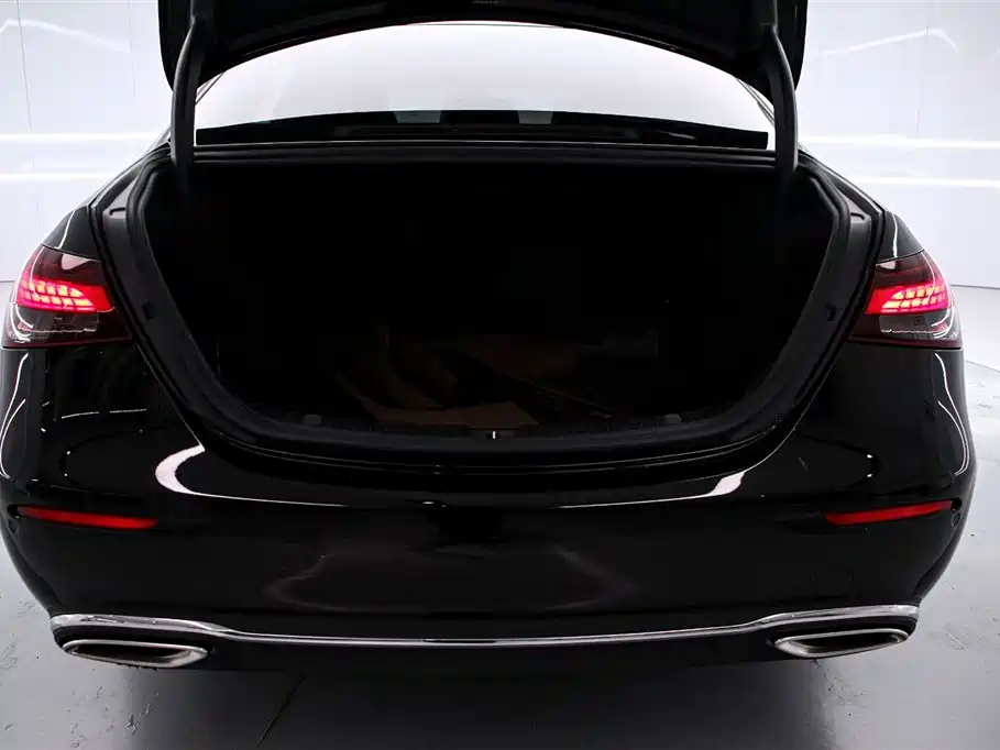 Mercedes-Benz E-Class 2022 — фото 15