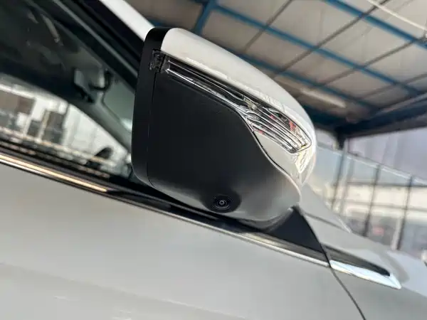 Geely Emgrand 2025