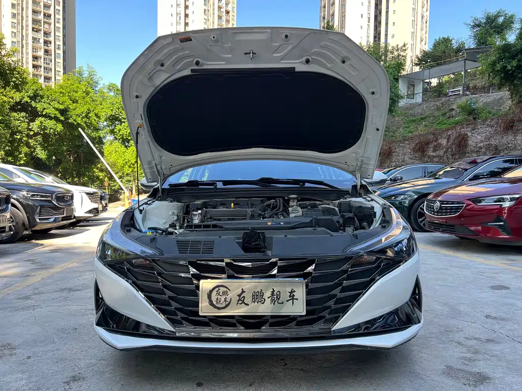 Hyundai Elantra 2022
