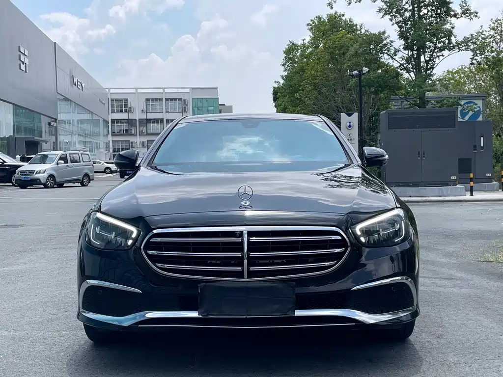 Mercedes-Benz E-Class 2022 — фото 2