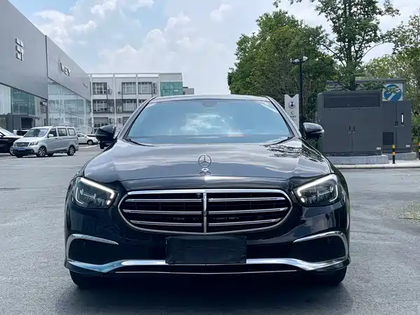 Mercedes-Benz E-Class 2022