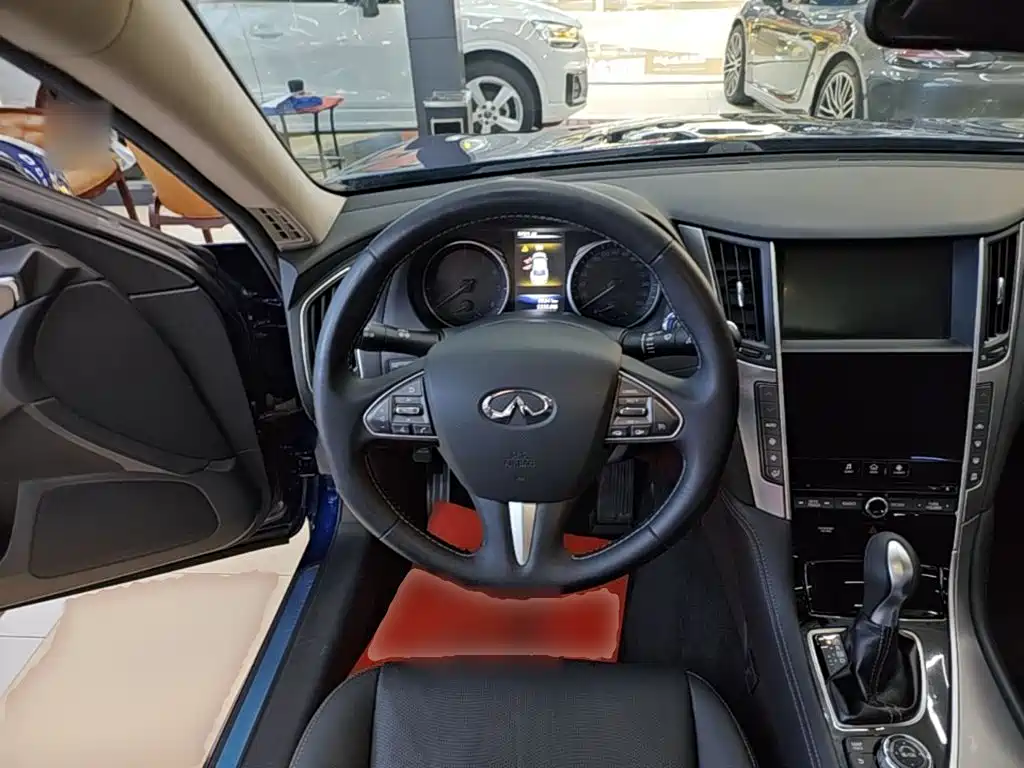 Infiniti Q50L 2017 — фото 11