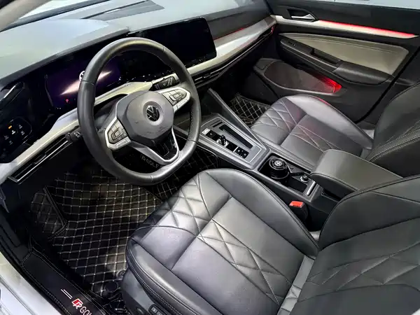 Volkswagen Golf 2024