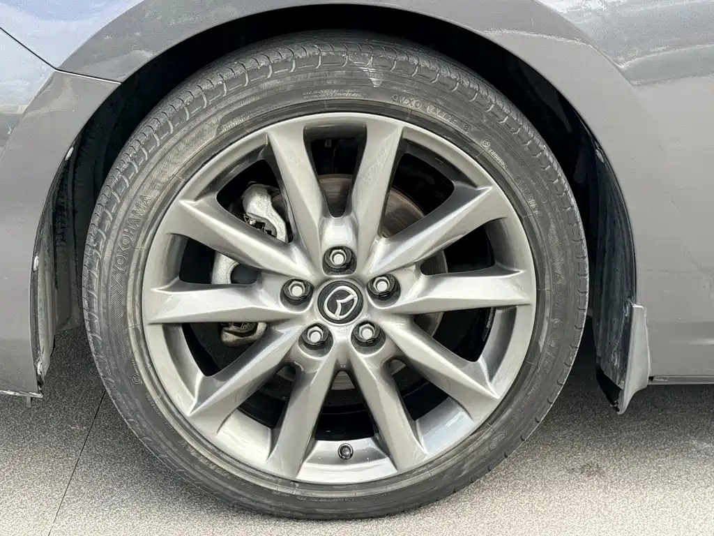 Mazda 3 Axela 2018 — фото 9