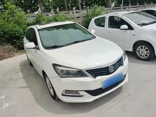 Changan Yuexiang V7 2015