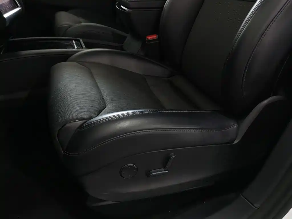 Tesla Model X 2017 — фото 20