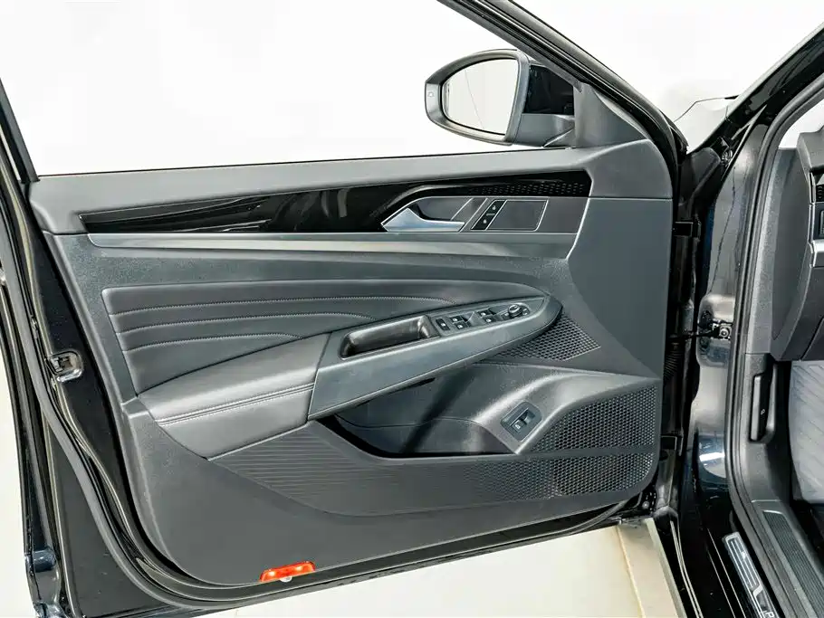 Volkswagen Passat 2024 — фото 16