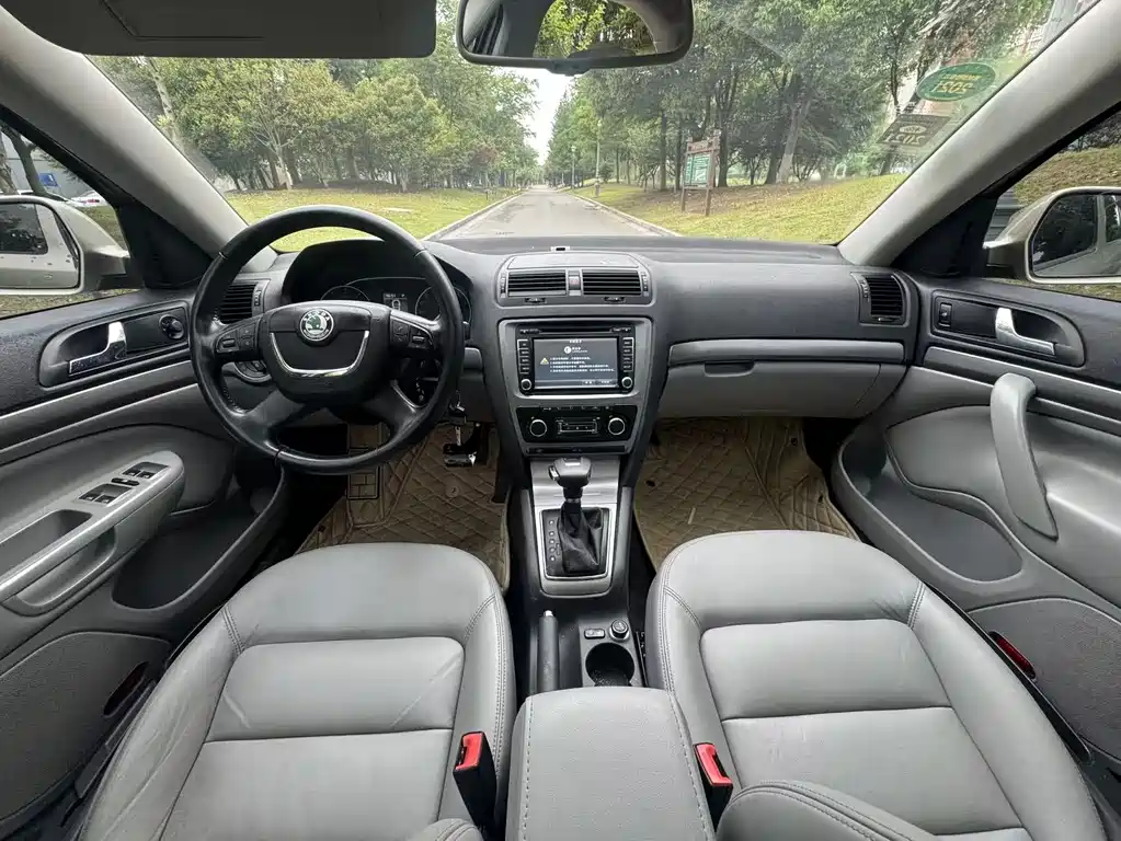 Skoda Octavia 2013 — фото 12