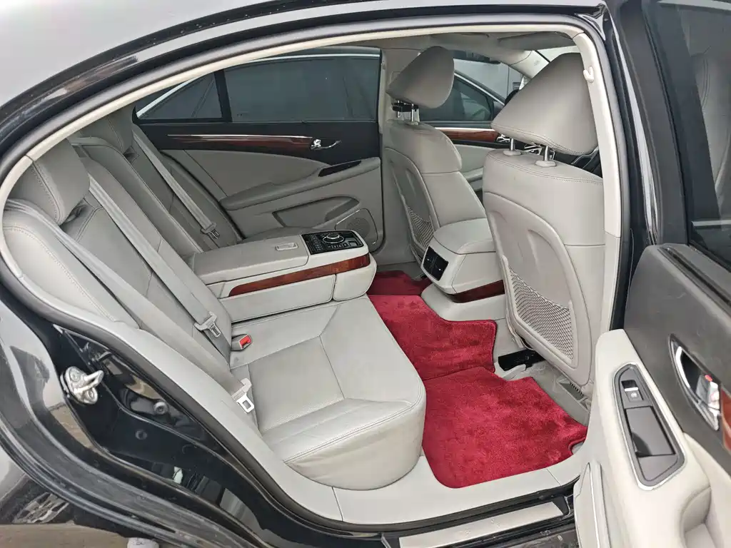 Hongqi H7 2017 — фото 11