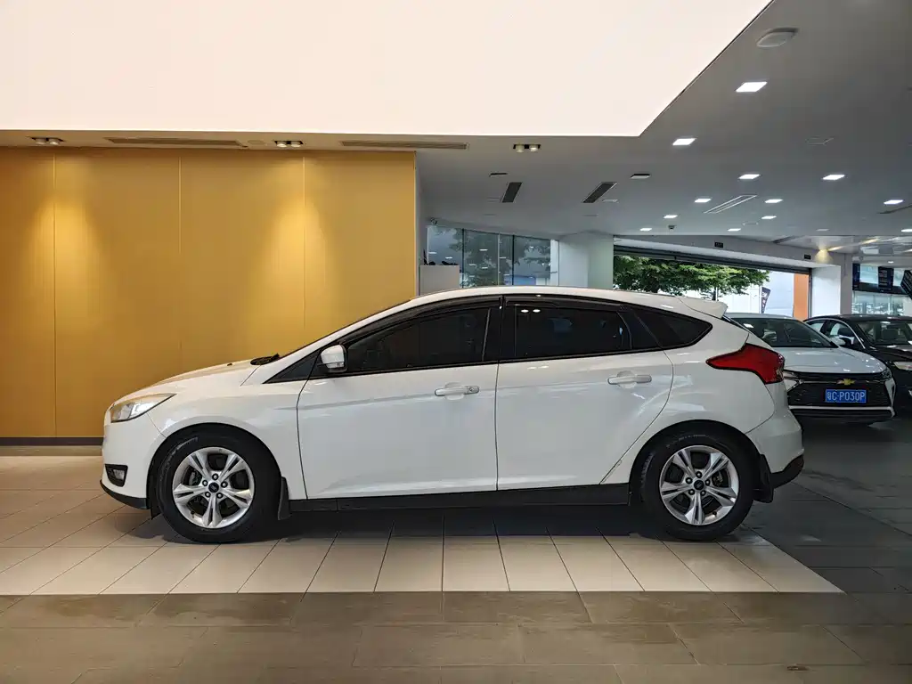 Ford Focus 2016 — фото 7