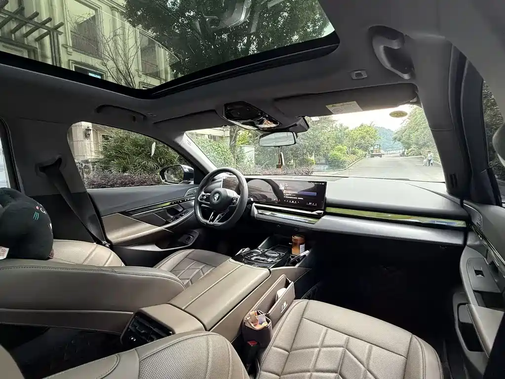 BMW 5 Series 2024