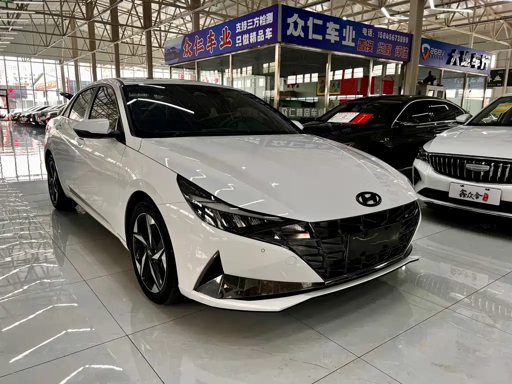Hyundai Elantra 2022