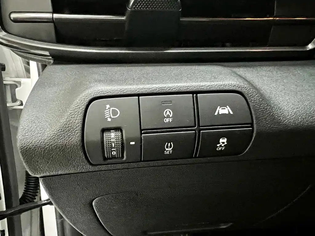 Hyundai Elantra 2022 — фото 15