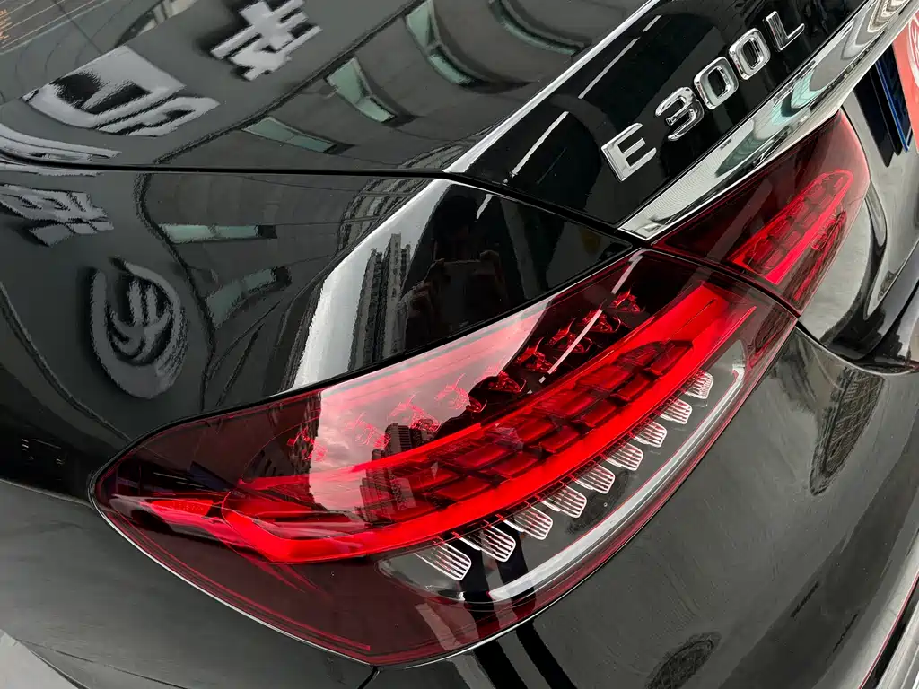Mercedes-Benz E-Class 2023 — фото 26