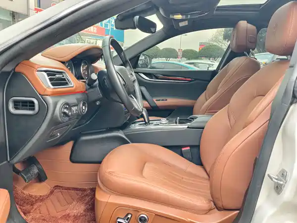 Maserati Ghibli 2023