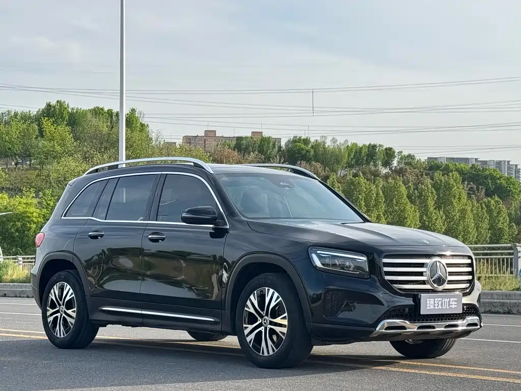 Mercedes-Benz GLB 2024