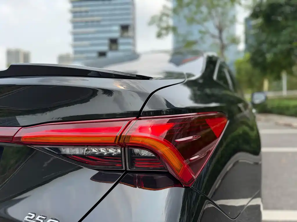 Toyota Avalon 2022 — фото 10