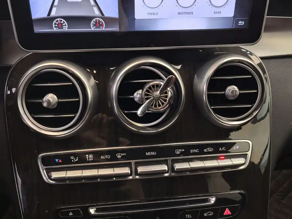 Mercedes-Benz GLC 2017 — фото 11
