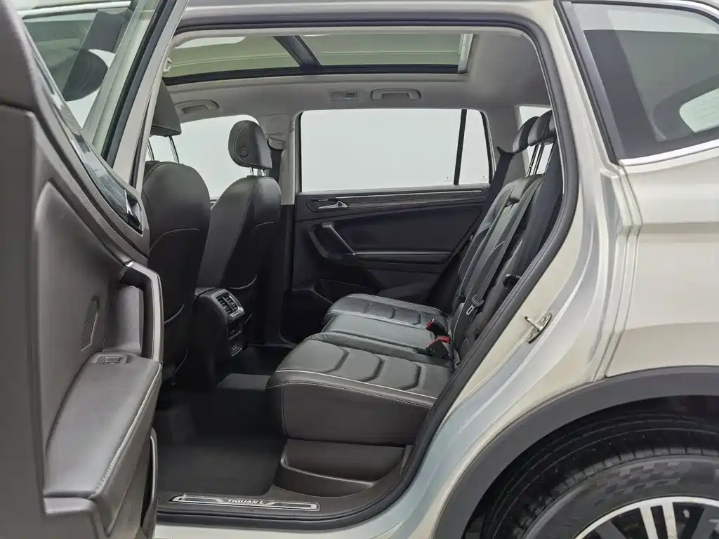 Volkswagen Tiguan L 2018 — фото 15