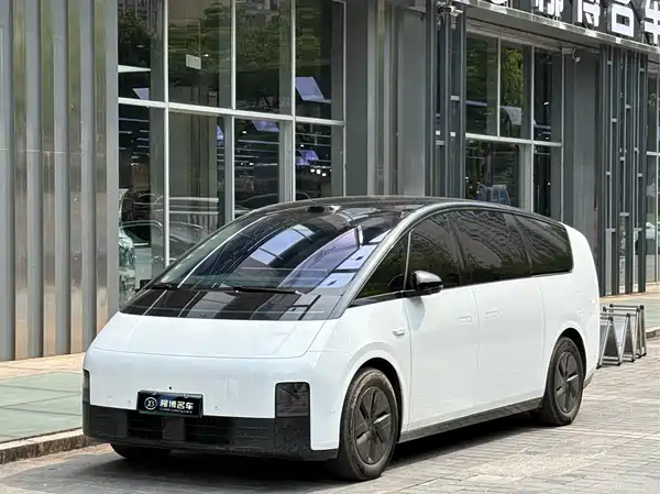 Li Auto MEGA 2025