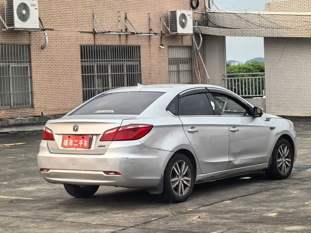 Changan Eado 2015 — фото 9