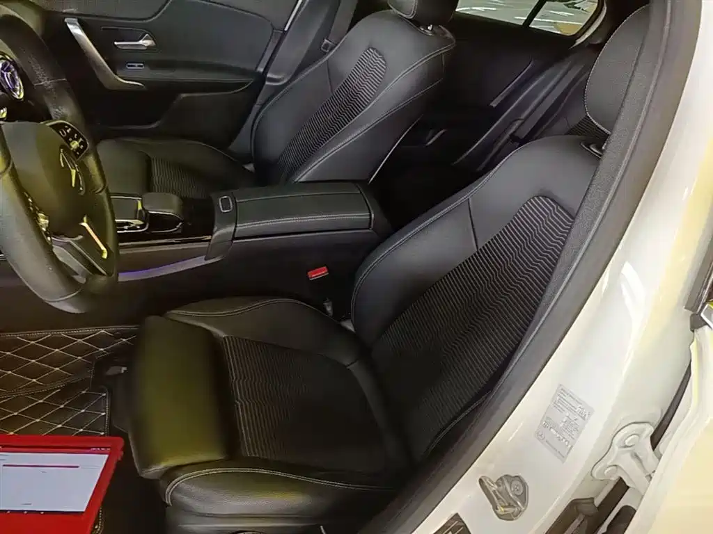 Mercedes-Benz A-Class 2020 — фото 15