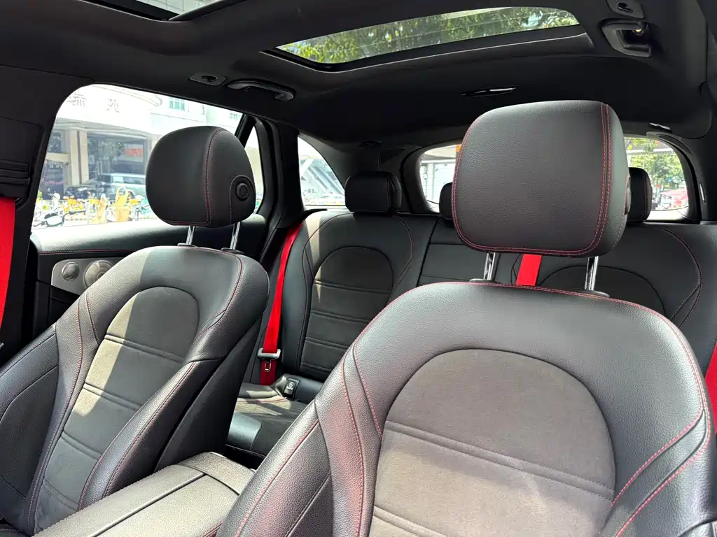 Mercedes-Benz GLC AMG 2018 — фото 18