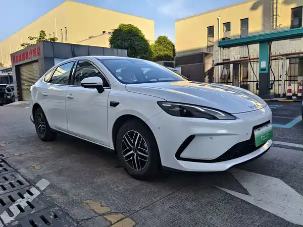 BYD Seal 05 DM-i 2025