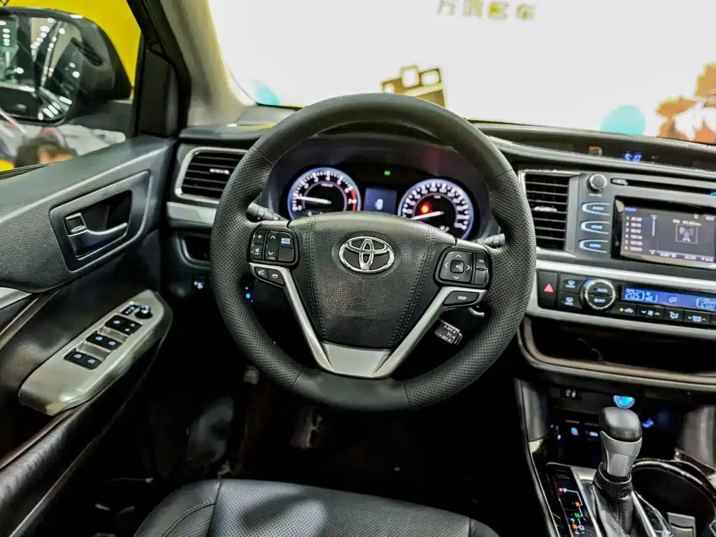 Toyota Highlander 2018 — фото 14