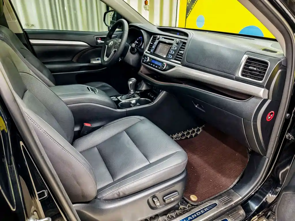 Toyota Highlander 2018 — фото 15